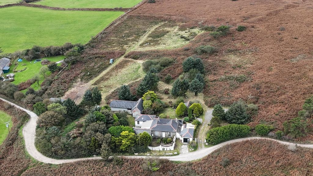 Property photo 2 of 27