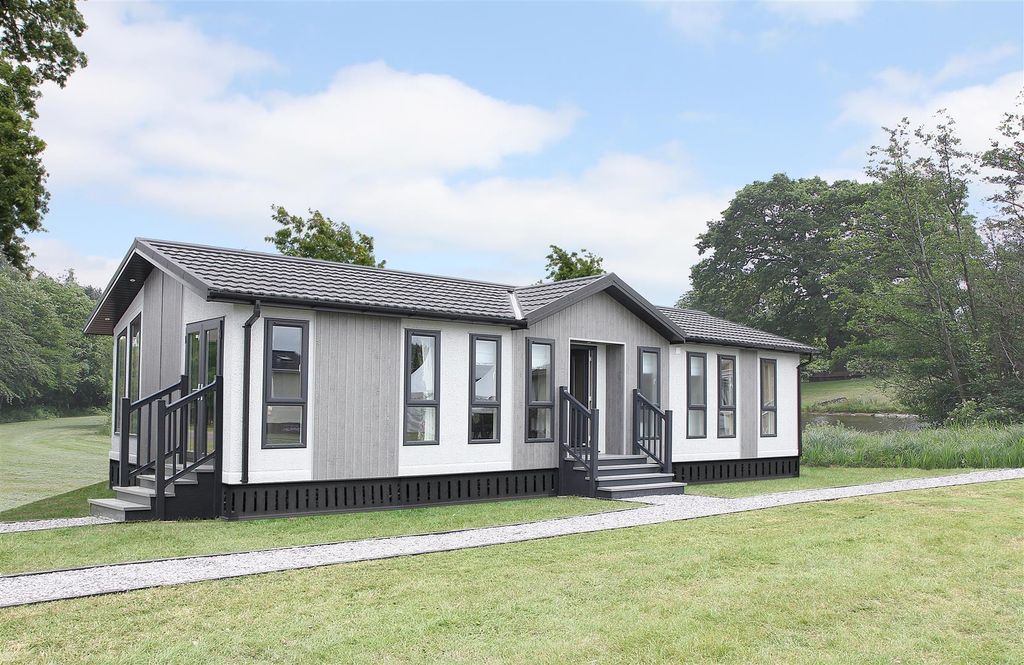 Property photo 1 of 32 Ikon-Exterior-Sfs-v2.Jpg