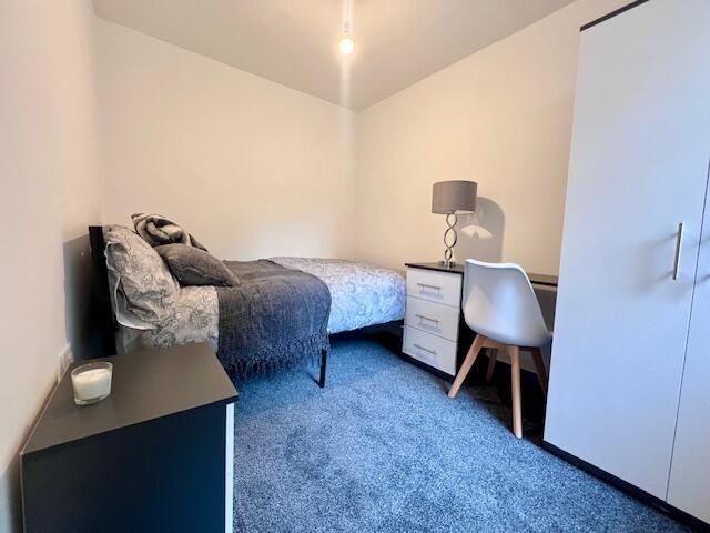 Property photo 1 of 9 A Cozy And Well-Kept Single Bedroom Featuring A Co...