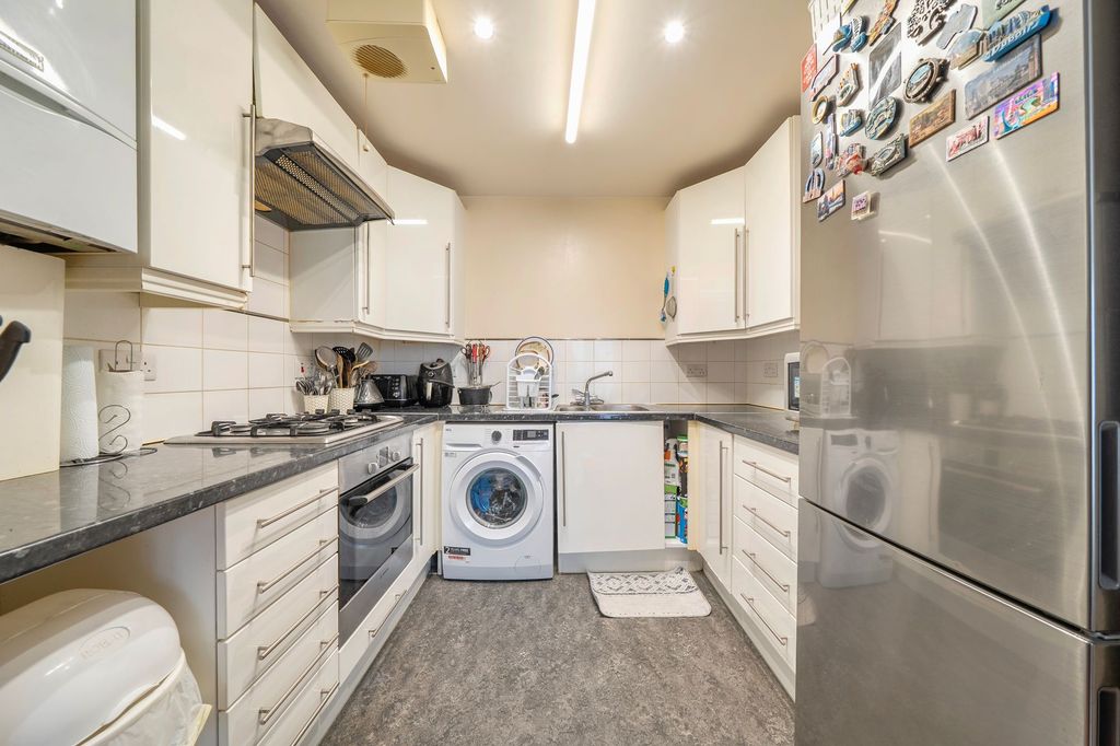 Property photo 3 of 16