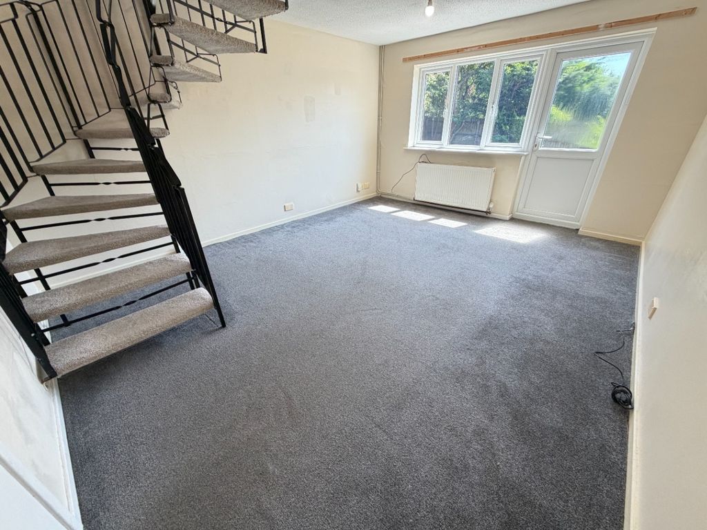 Property photo 2 of 9 5276351