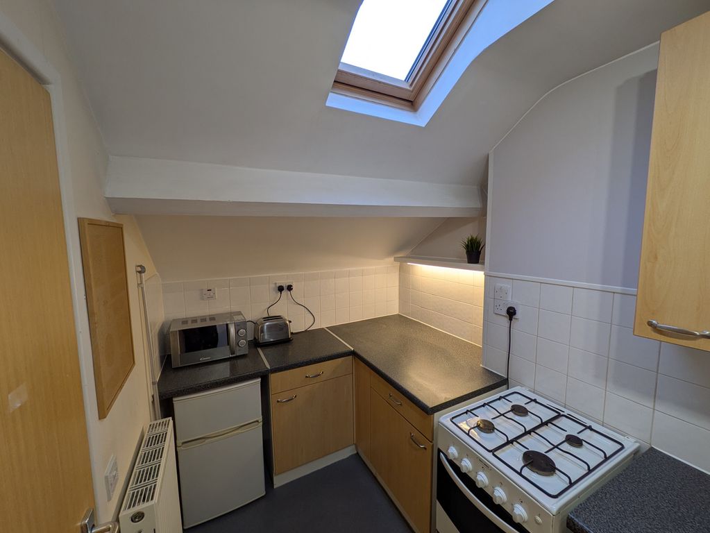 Property photo 2 of 7 Kitchen
