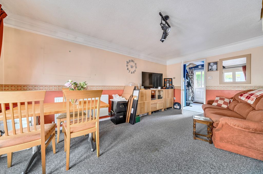Property photo 3 of 12 15231785