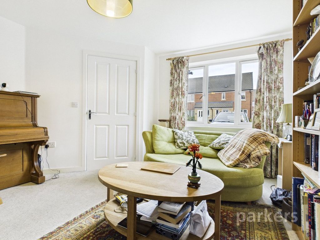 Property photo 3 of 17 Living Room