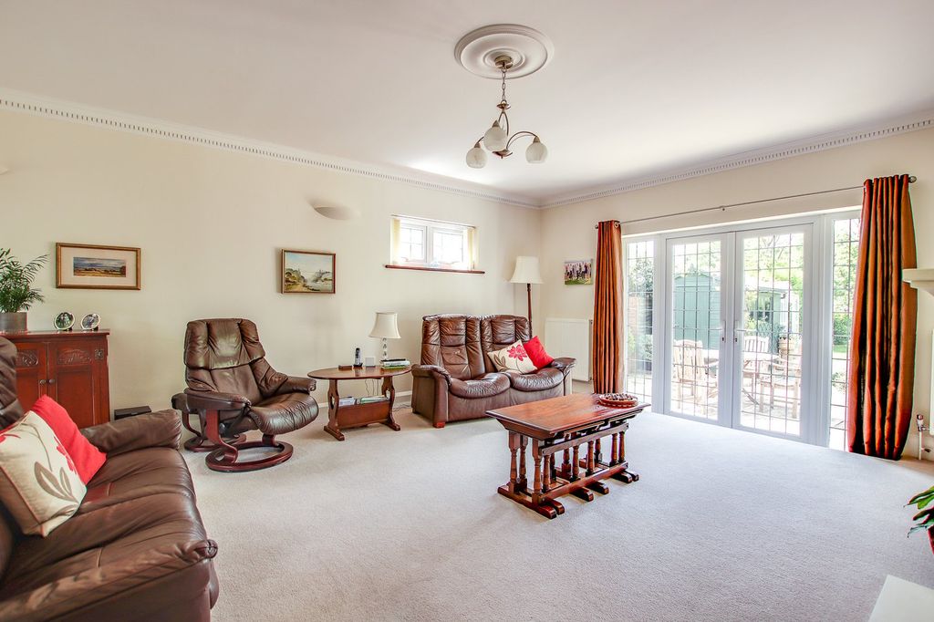 Property photo 3 of 23