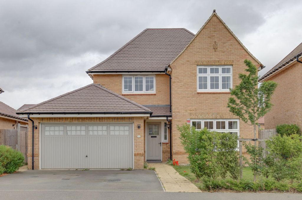 Property photo 1 of 32