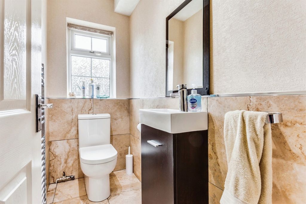 Property photo 3 of 15