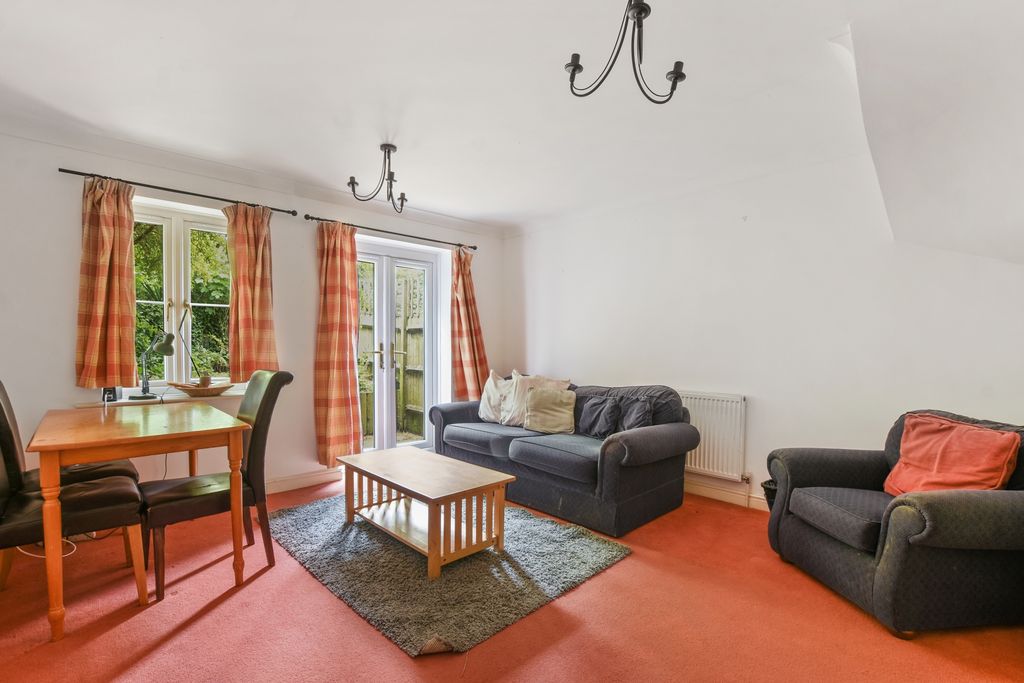 Property photo 1 of 8 Photo 6