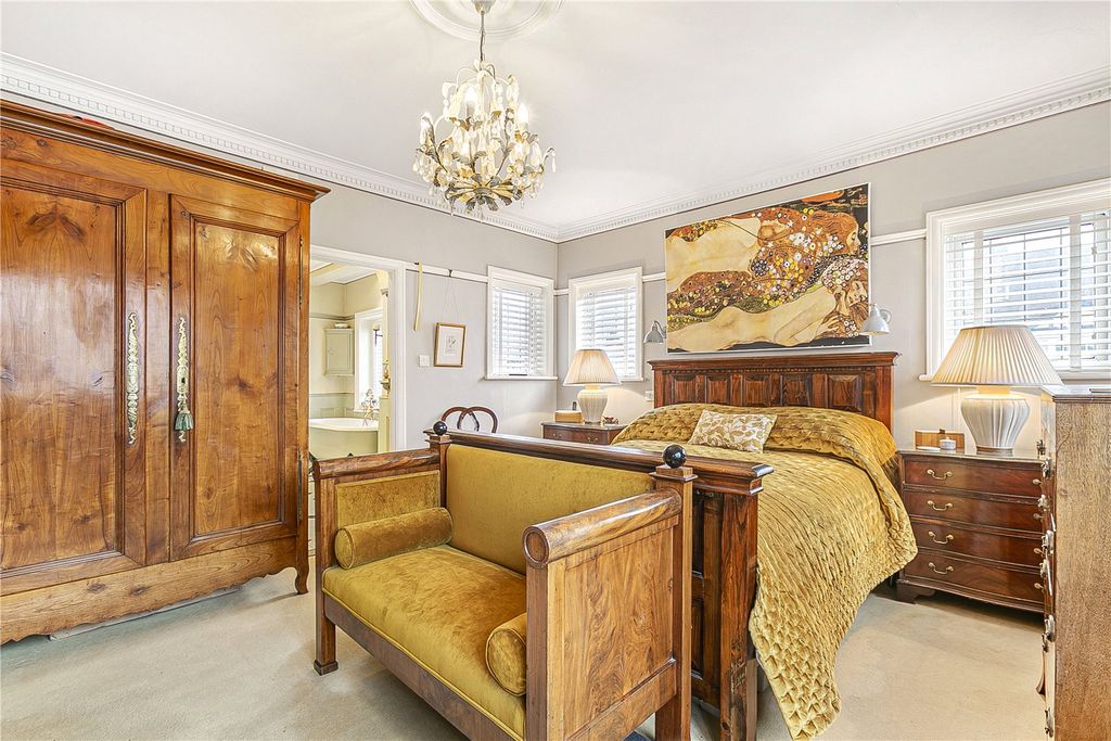 Additional image 13 of 6 bed detached house for salePark Avenue, Enfield EN1