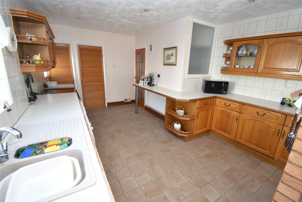 Property photo 3 of 22 Picture No. 21