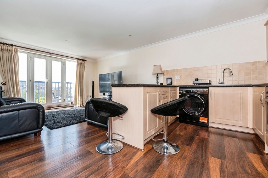 Property photo 3 of 15 Picture