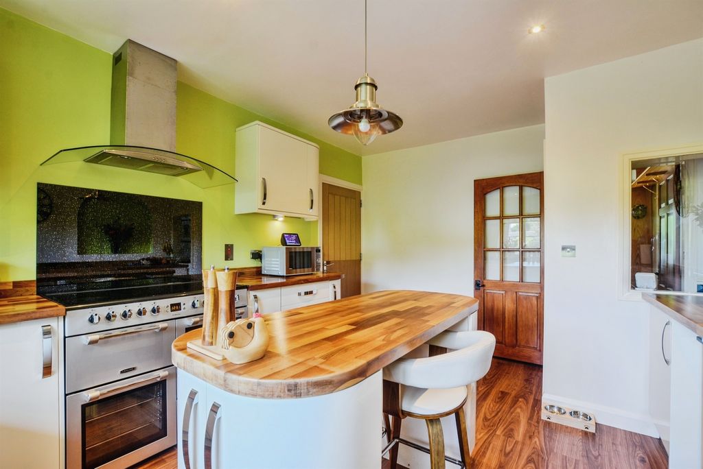 Property photo 3 of 23