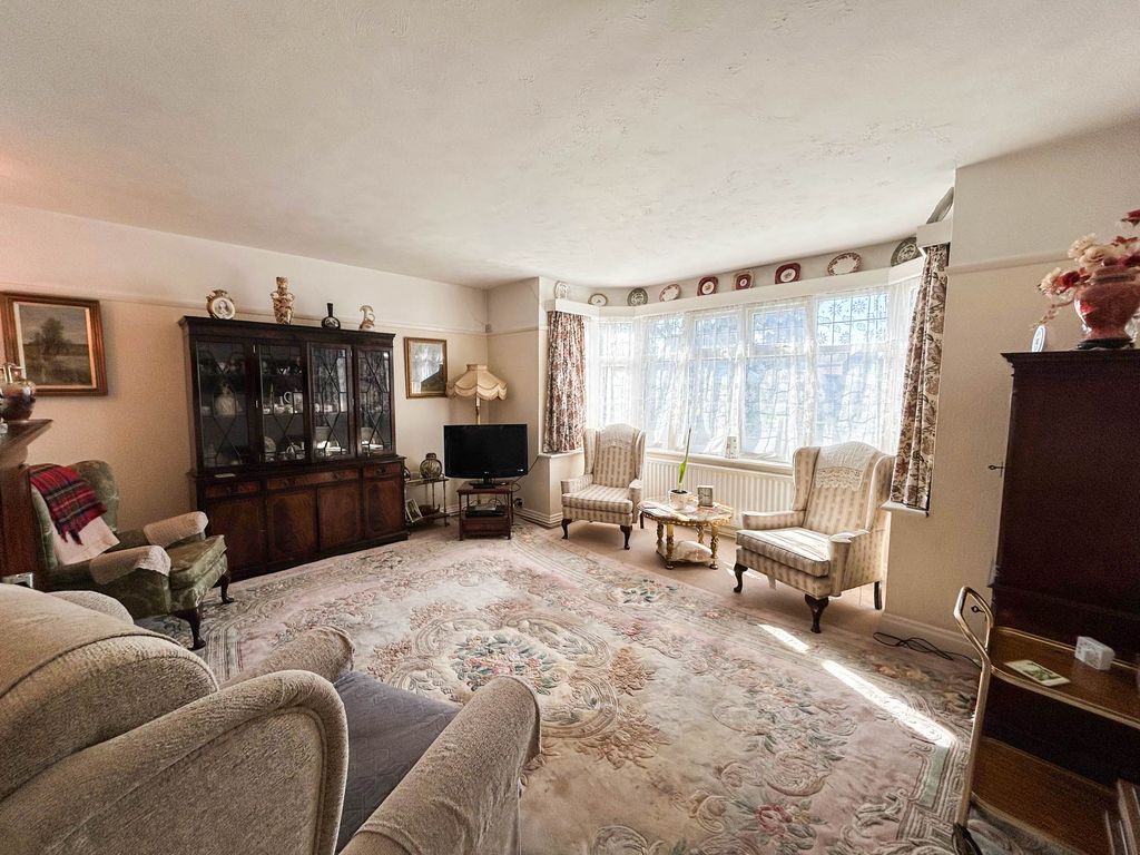 Property photo 3 of 33