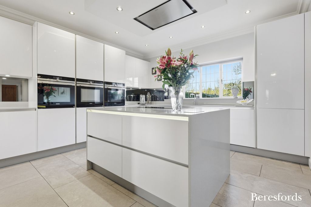 Property photo 2 of 43 Picture 2