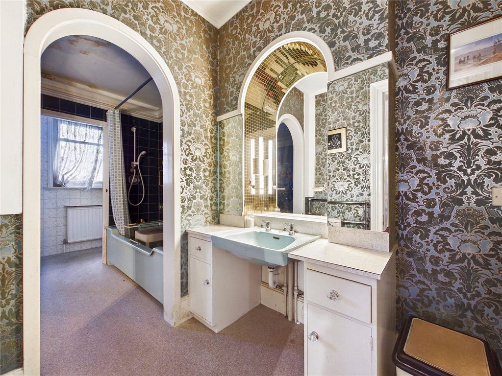 Additional image 13 of 3 bed flat for saleHamilton Gardens, Felixstowe, Suffolk IP11