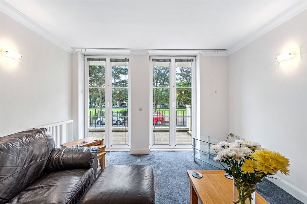 Additional image 9 of 2 bed flat to rentSteyne Gardens, Worthing, West Sussex BN11