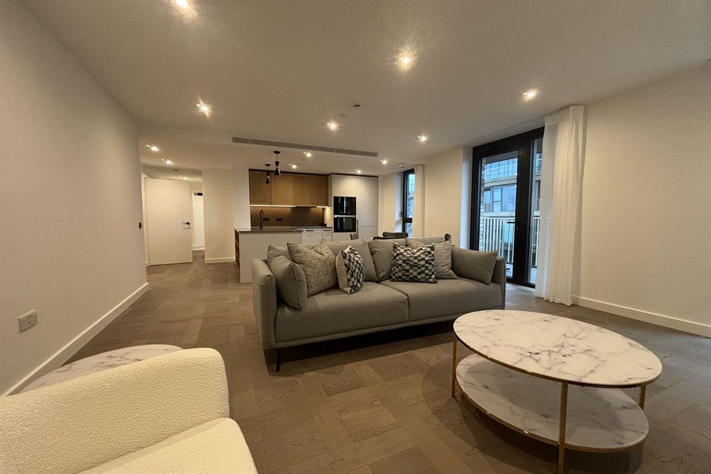 Property photo 2 of 14 Open Plan