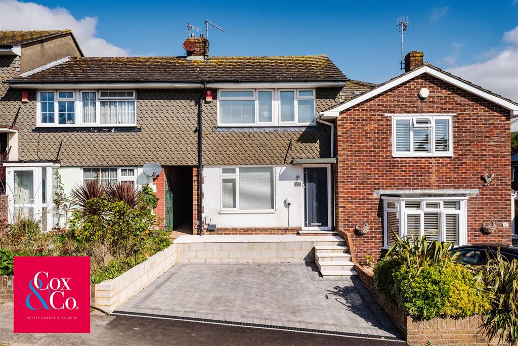 Property photo 3 of 17 81N_9981.Jpg