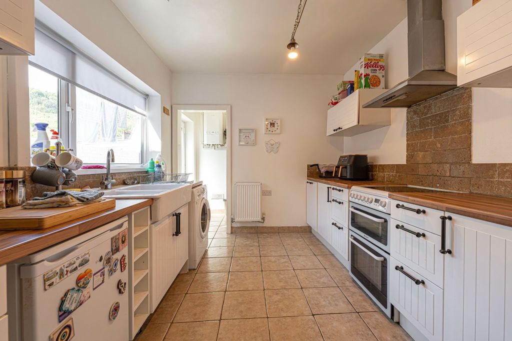 Property photo 2 of 36