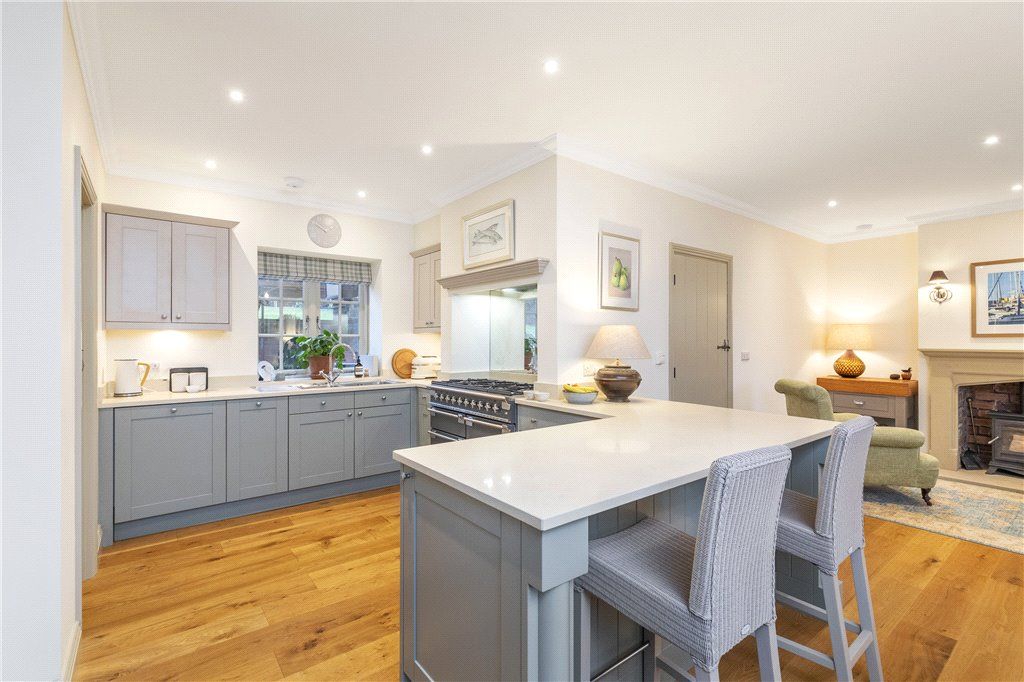 Property photo 3 of 26 Breakfast Kitchen