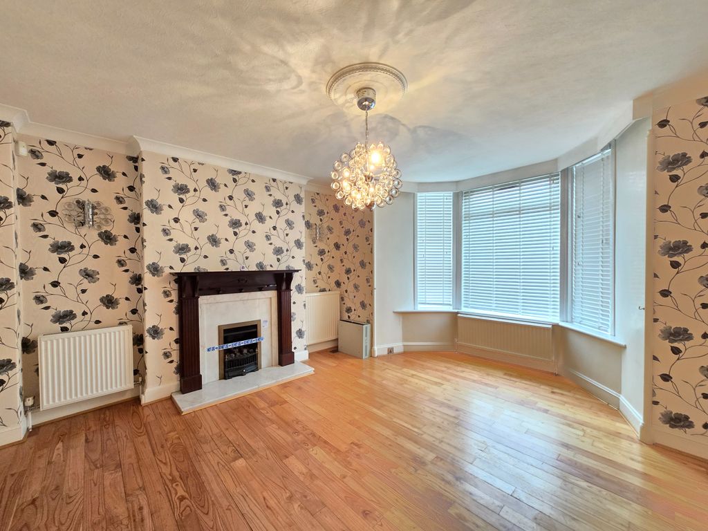 Property photo 3 of 25