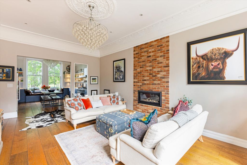Property photo 1 of 19 Image