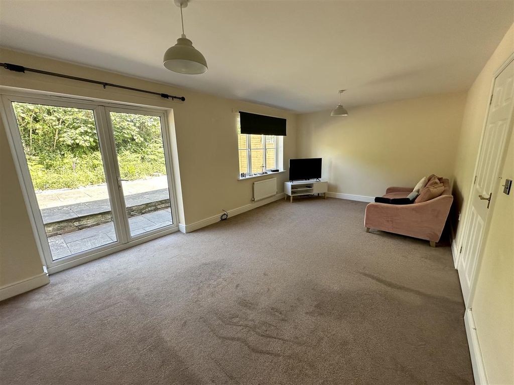 Property photo 3 of 17 Img_0443.Jpg