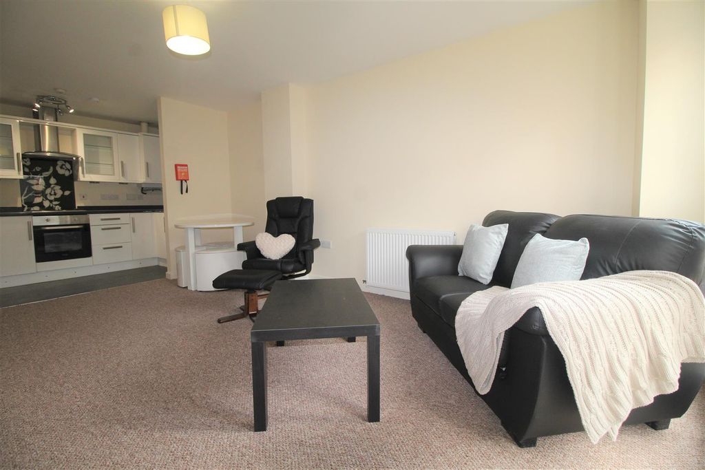 Property photo 2 of 8