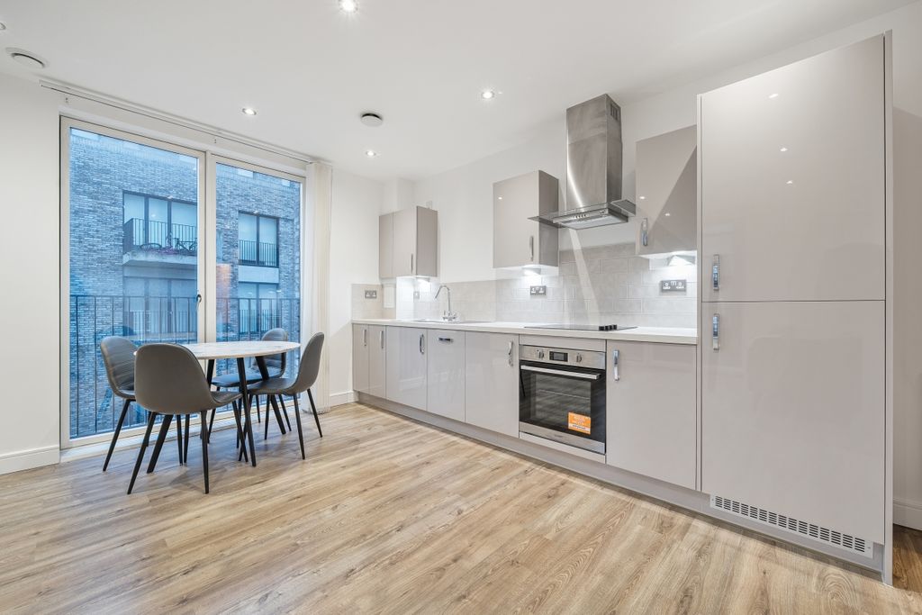 Property photo 3 of 14 1383801-11-691Def...