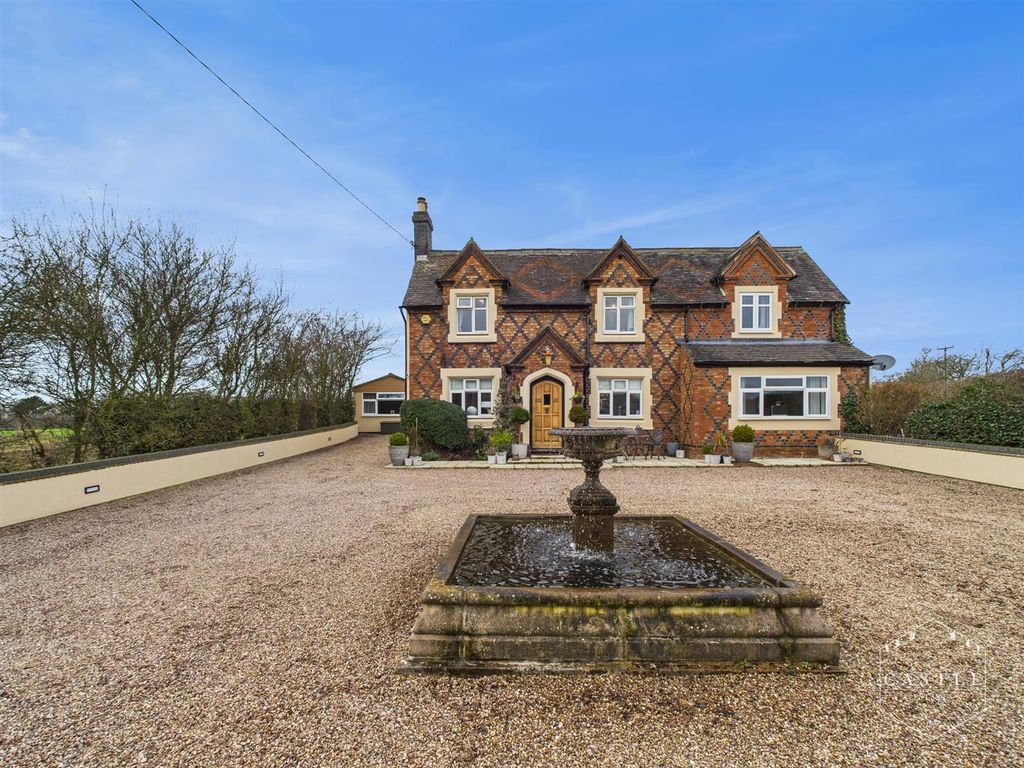 Property photo 3 of 44 Outside