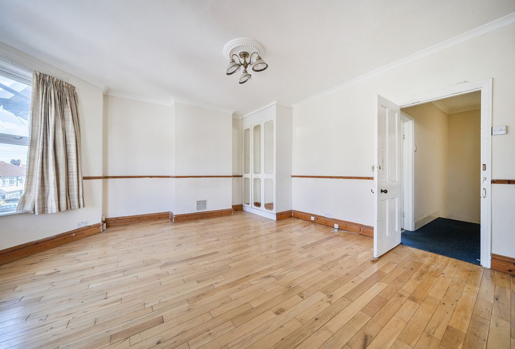 Property photo 3 of 13 1346096-2-68Bf022...