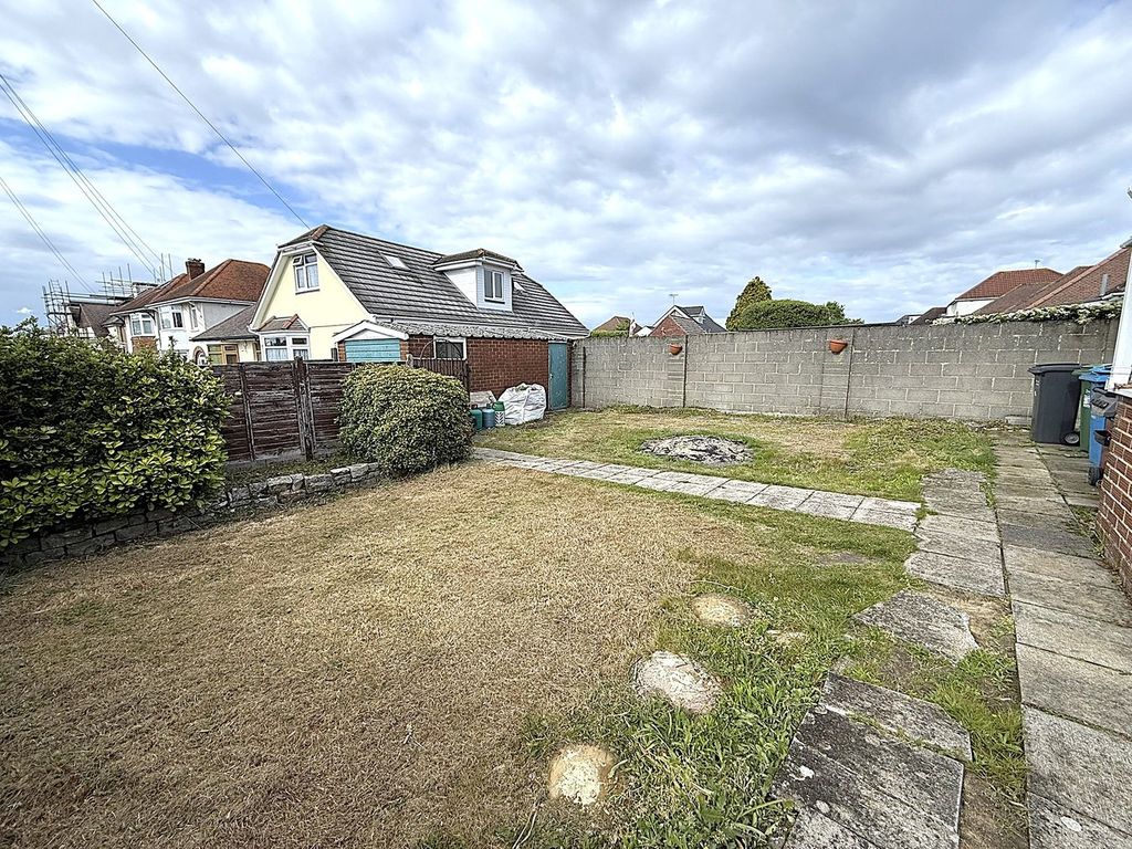 Property photo 2 of 21