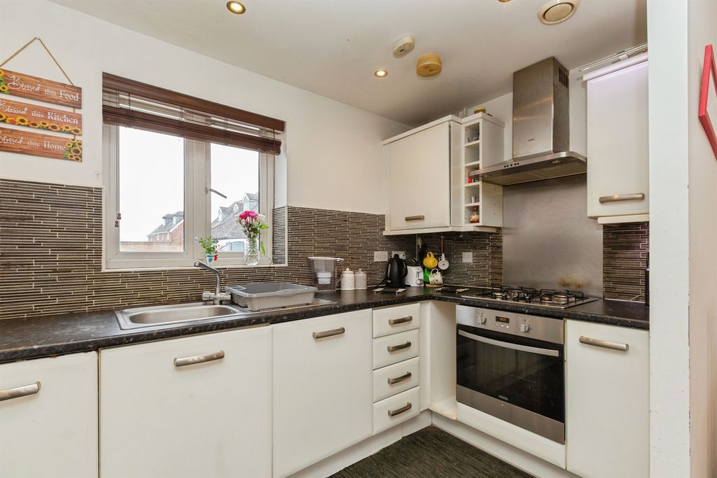 Property photo 2 of 13