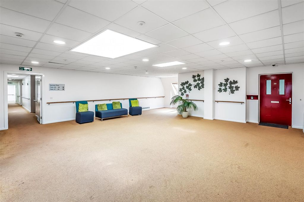 Property photo 3 of 21 35-Bethell-Court-16.Jpg