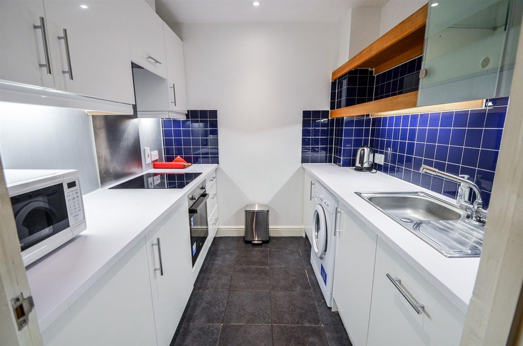 Property photo 2 of 10 Cornell Building