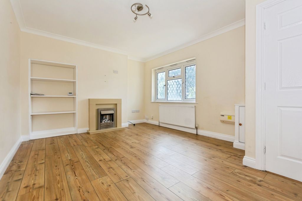 Property photo 3 of 17 Photo