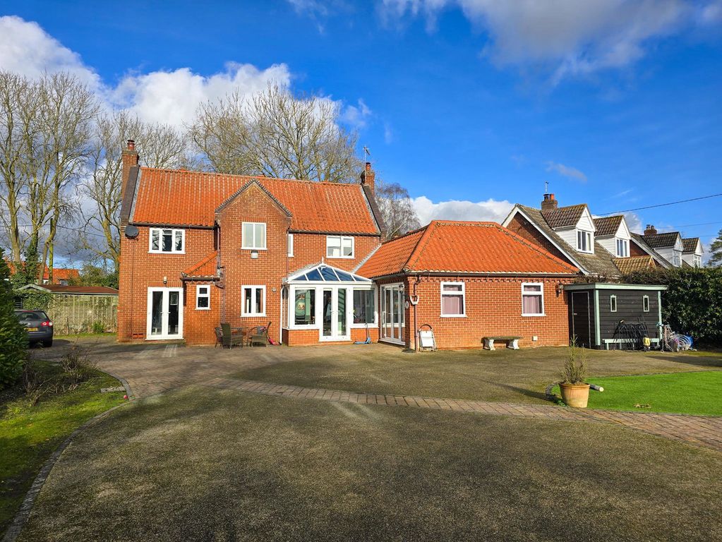 Property photo 2 of 23