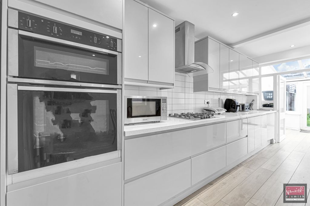 Property photo 3 of 14 Dsc05386