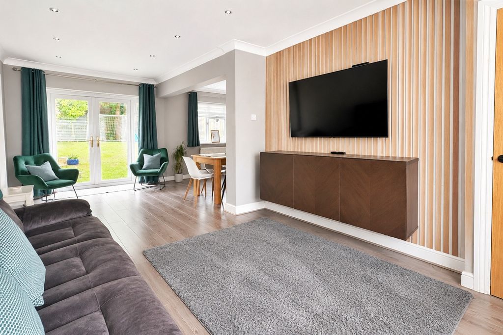 Property photo 3 of 20 4469505
