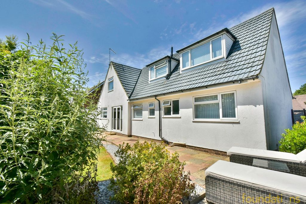 Property photo 2 of 18