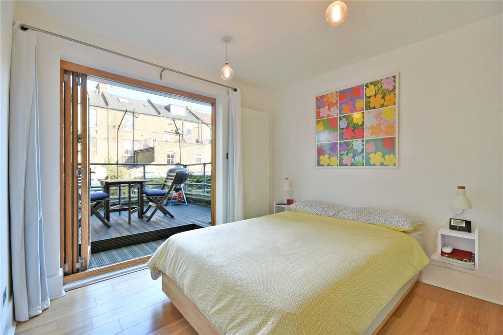 Property photo 3 of 16 Picture No. 14