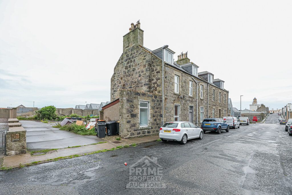 Property photo 2 of 37