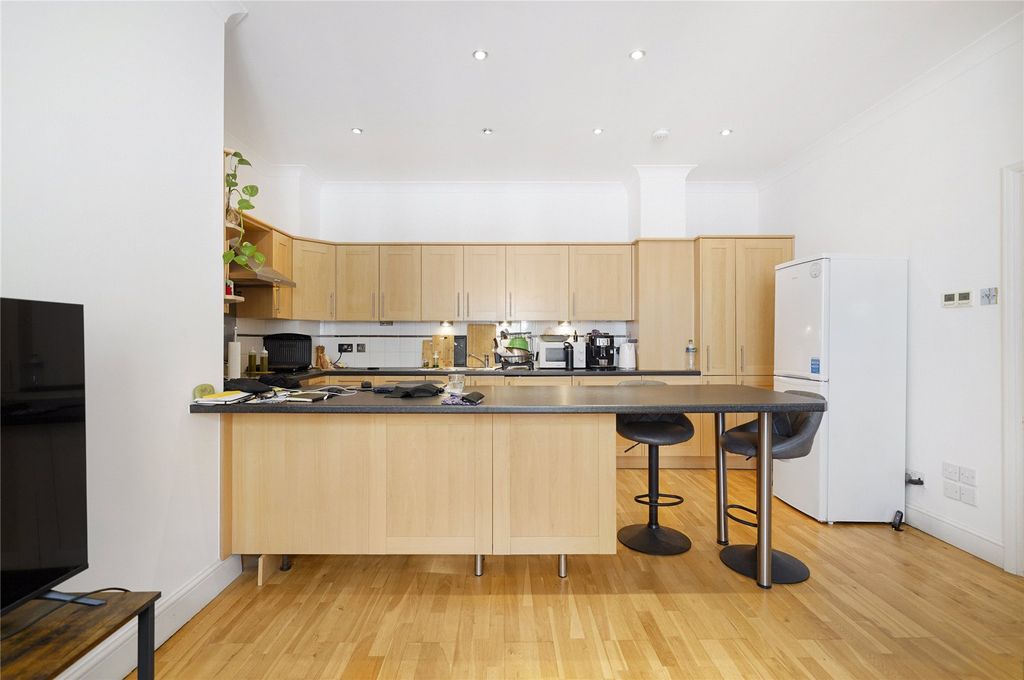 Property photo 2 of 15 Reception/Kitchen