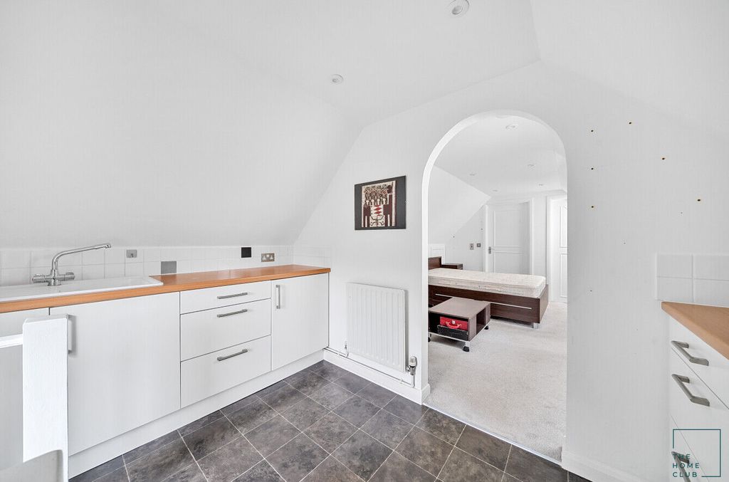 Property photo 2 of 13 8c845Aaa-47Be-47B4-9F1F-017502101cd9