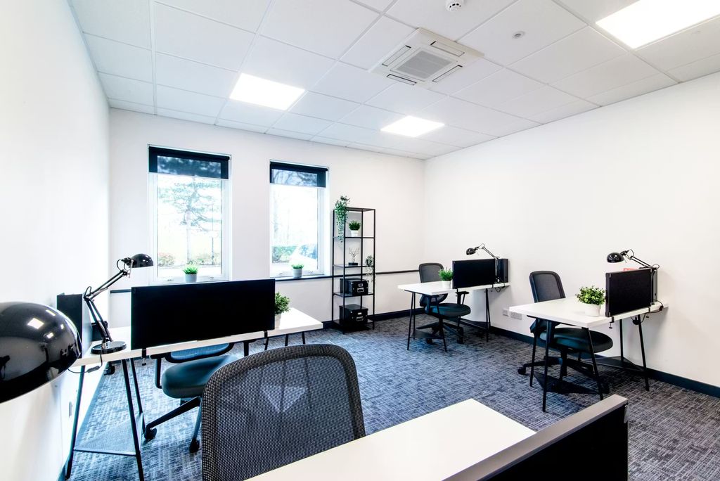 Property photo 1 of 9 Office