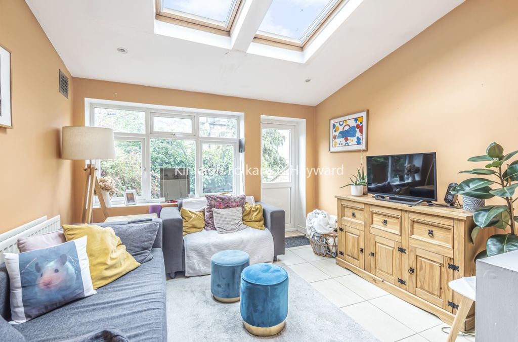 Property photo 2 of 6 9A69A638-c027-4826-8