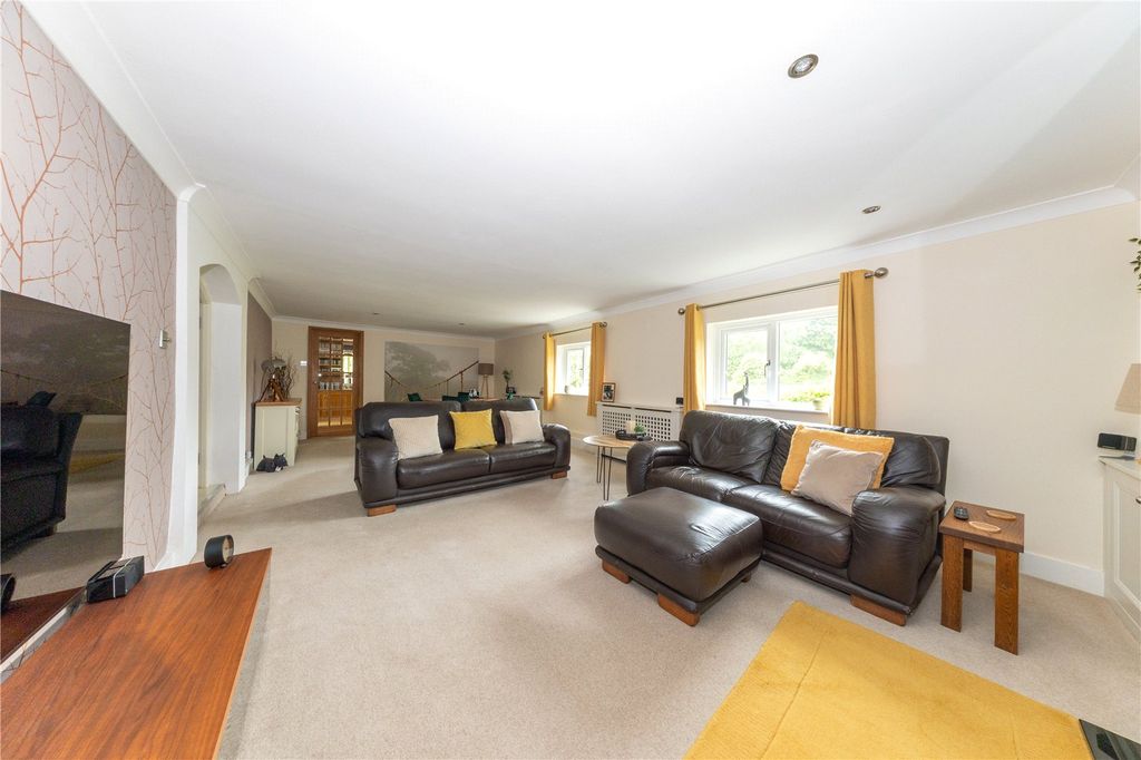 Property photo 2 of 18 Living Room