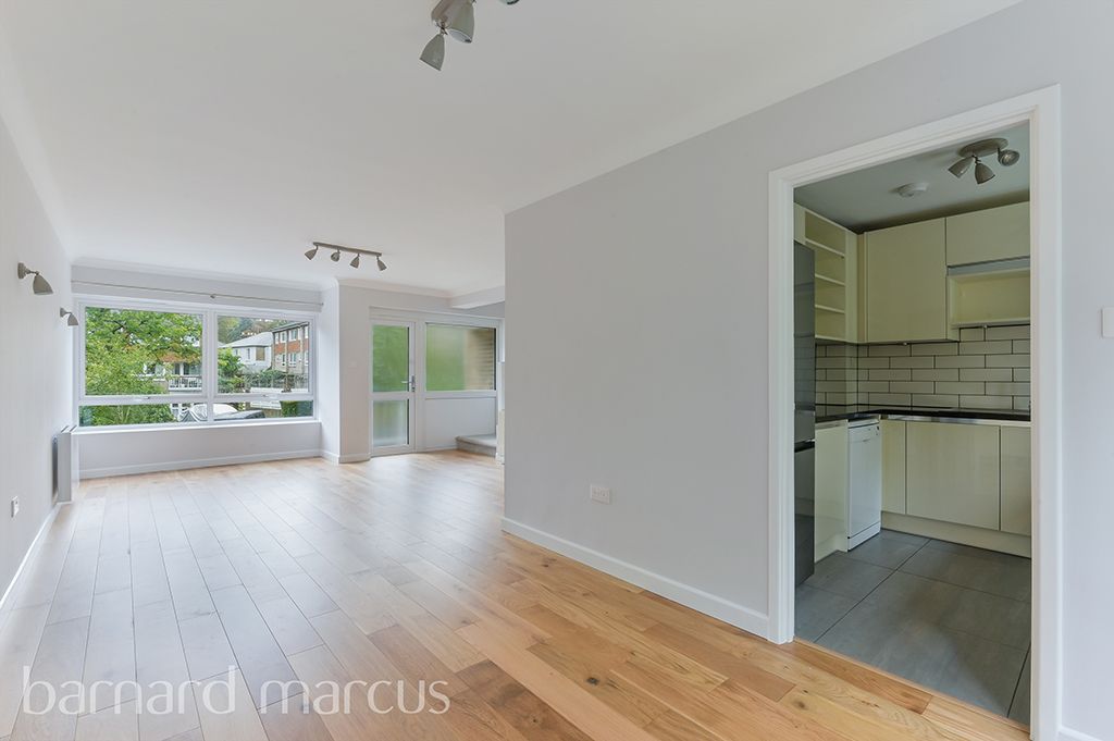 Property photo 2 of 16 Bathroom