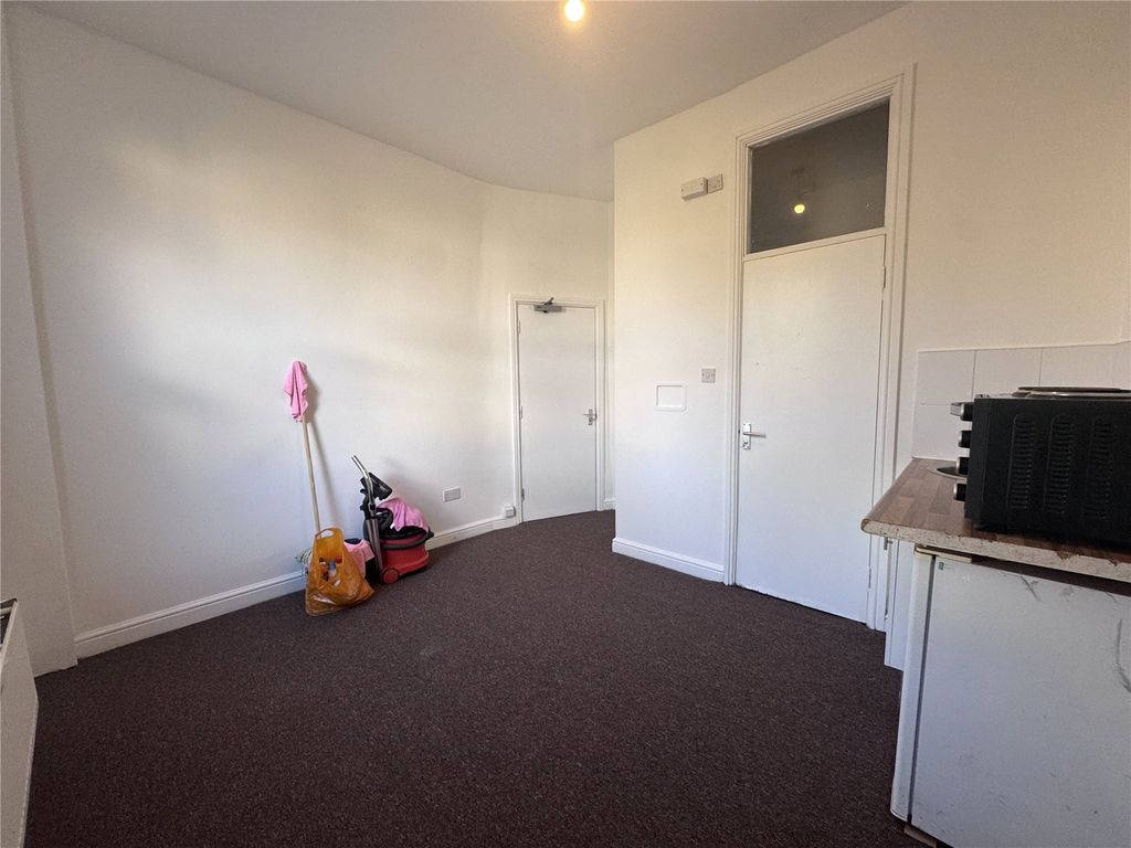 Property photo 2 of 8 2