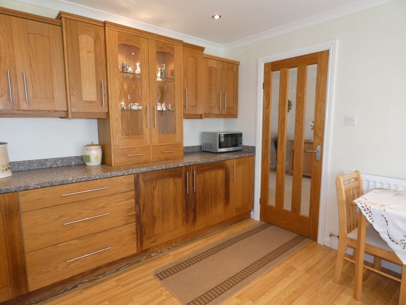 Property photo 3 of 21 Kitchen/Breakfast
